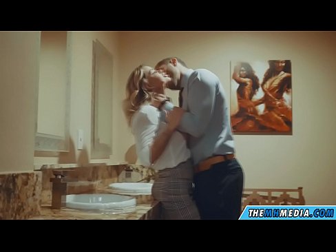 ❤️ כשבלונדינית חזה מפתה אותך בשירותים ציבוריים ❤️❌ סופר-פורנו ב-iw.tukifporno.ru ﹏